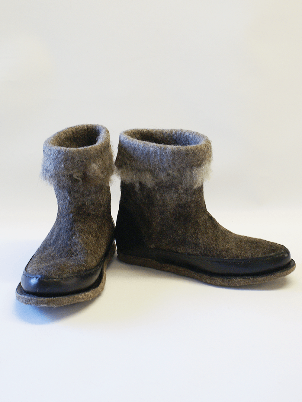 Kallio_feltboots_huopapohjalla